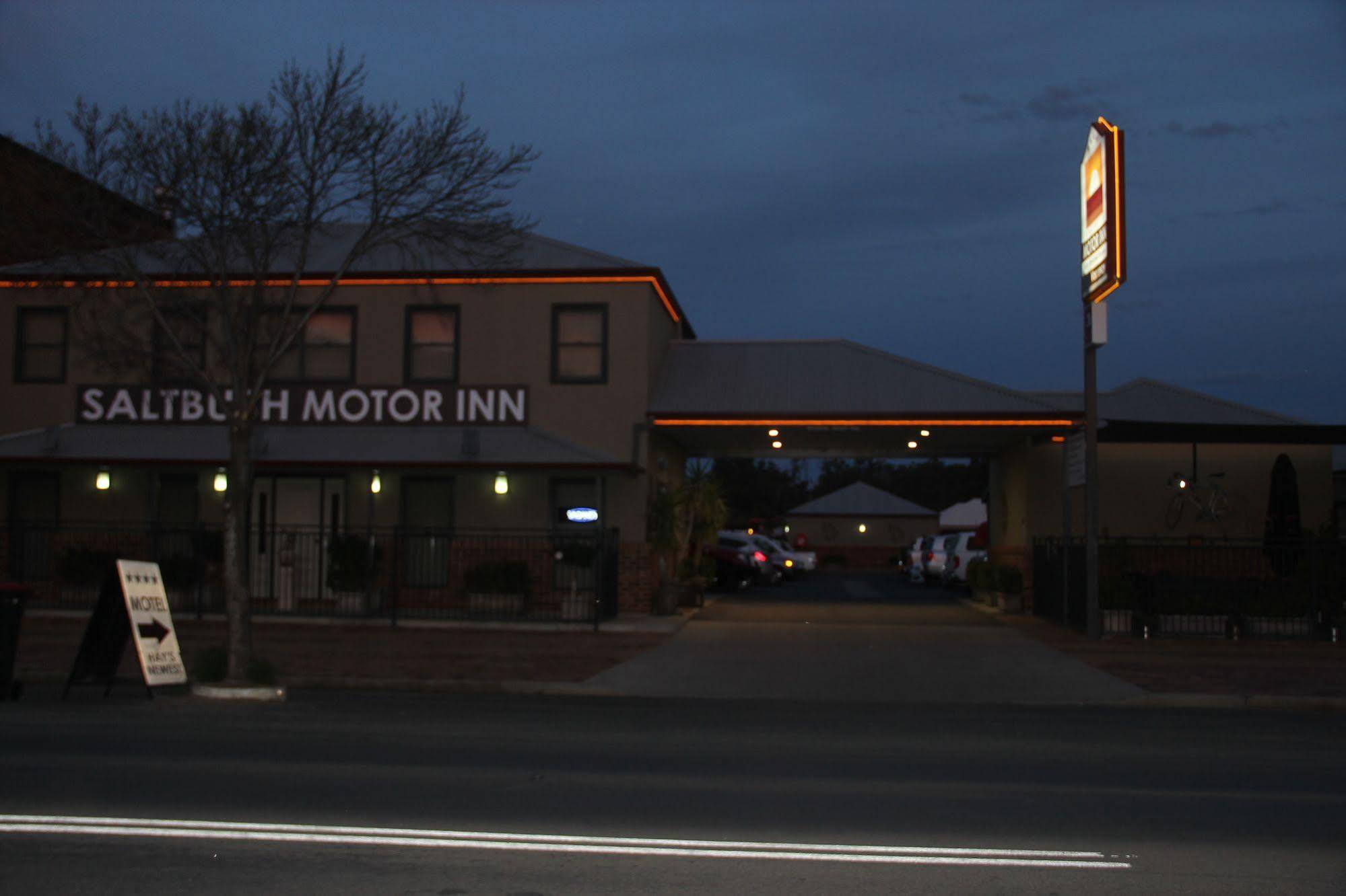 The Saltbush Motor Inn Hay Esterno foto